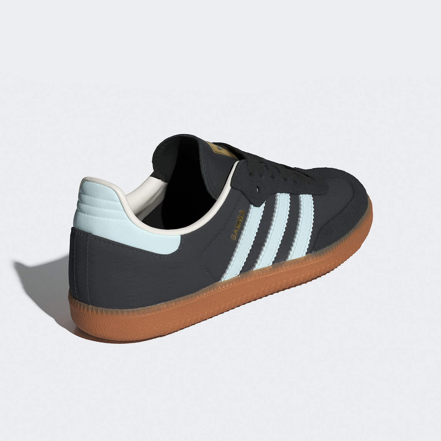 Adidas Authentic Three Leaves  - đánh giá và giá Adidas Shoes Gazelle
